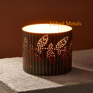 Recipiente metálico para velas con diseño exótico, tarro metálico clásico personalizado para velas, resistente al calor, ecológico, duradero, con acabado mate y logotipo personalizado. - Product Image 4