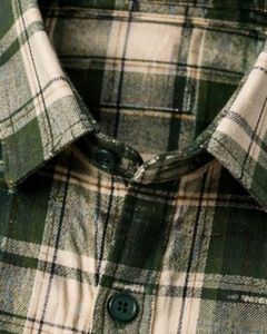 Camisa casual a cuadros verde beige personalizada para hombre, corte ajustado, manga larga, con botones, de algodón, elegante, premium, a la moda. - Product Image 6
