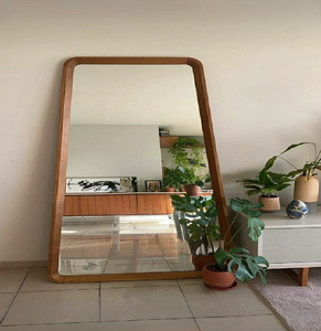Miroir sur pied simple, pleine longueur, encadré en bois brun foncé avec support arrière, disponible à prix de gros. - Product Image 3