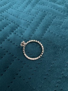 แหวนทองคำโรสโกลด์ 18K ลายรังผึ้ง ประดับเพชรทรงกลม 0.124 กะรัต เพชรเพาะเลี้ยง น้ำหนัก 2.57 กรัม ทองคำแท้ ดีไซน์เรขาคณิต แหวนแฟชั่นแบบซ้อนได้ - Product Image 4