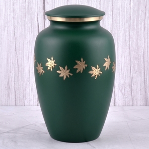 Urne funéraire pour adultes en laiton à motif floral noir et or avec finition brillante pour cendres humaines, urne commémorative funéraire - Product Image 2