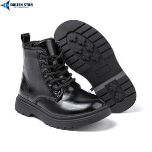 Bottes d'école en cuir verni noir synthétique de haute qualité, vente en gros d'usine, avec doublure intérieure douce et semelle en caoutchouc à forte adhérence - Product Image 2