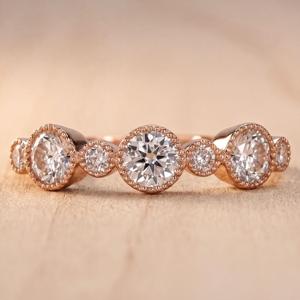 Bague de fiançailles pour femme en or massif 10K, 14K, 18K avec 7 diamants ronds brillants de laboratoire, couleur E, clarté VVS, 0,77 ct - Product Image 3