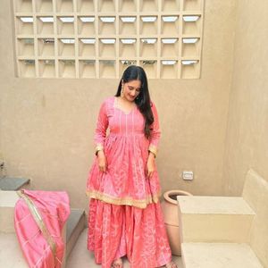 Conjunto de traje Sharara de seda Vichitra tradicional para mujer con bordado elaborado y dupatta con borde de encaje, precio al por mayor por Royal Export - Product Image 2