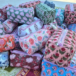Bohemian Floral Zipper Cosmetic Bags Medium Capacity Portable Makeup Organizers Textile Pouches for Women - Product Image 4