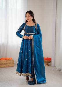 Conjunto de Vestido de Seda Fandy de Primera Calidad con Bordado de Lentejuelas, Dupatta de Diseñador, Ropa Étnica para Fiestas, Disponible a Precio de Exportación - Product Image 5