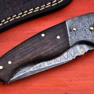 Navaja Plegable de Acero de Damasco con Hoja de Punta Caída y Borde Biselado, Mango Negro, Perilla de Pulgar, Navaja de Bolsillo - Product Image 4