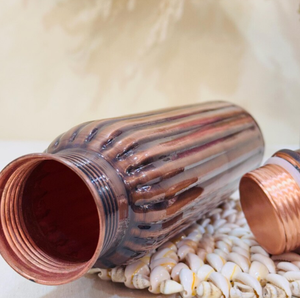 Pichet de stockage d'eau en cuivre brun antique à motif côtelé, en cuivre pur, avec bienfaits pour la santé, vente en gros - Product Image 3