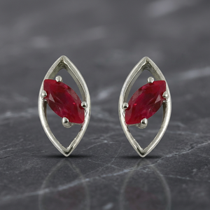 Pendientes de Plata 925 con Rubí Corte Marquesa de Art Palace, Diseño Geométrico Clásico, Joyería para Mujer - Product Image 1