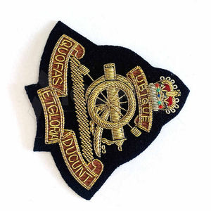 Meilleures ventes : Badges brodés à la main de qualité supérieure avec épingle de sûreté, en tissu toile, pour blazers et hauts confortables, faible MOQ, uniformes en gros - Product Image 5