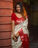 Sari Tradicional Banarasi de Seda Suave con Blusa Sin Coser Blanca 72053