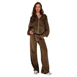 Nuevo Diseño al por Mayor, Conjunto Deportivo de Terciopelo de 2 Piezas para Mujer, Traje Deportivo de Invierno Liso - Product Image 5