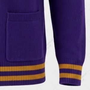 Cardigan universitaire personnalisé Omega Fraternity, violet, col en V, broderie chenille or vieilli, manches longues, coupe classique, hiver - Product Image 6