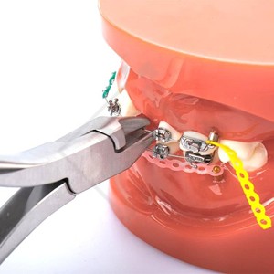 Pince à plier les fils orthodontiques Accuram en acier inoxydable, outil de précision pour la formation de boucles dentaires, instrument de laboratoire orthodontique - Product Image 2