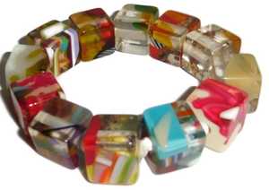 Bracelet de bijoux fantaisie en résine fabriquée à la main de haute qualité pour femmes, brin de couleur de marque d'Inde, artisanat en résine - Product Image 5