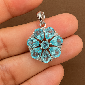 Rhaya Jewels – pendentif fleur en topaze bleue 100% naturelle pour femme, pierres plaquées rhodium, argent sterling, pendentifs minimalistes fins - Product Image 4