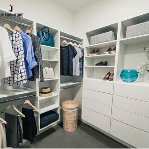 Armoires en forme de L en MDF moderne européen et brillant de luxe Meubles de chambre à coucher en PET pour appartements, hôtels, meubles en panneaux de style bois - Product Image 5