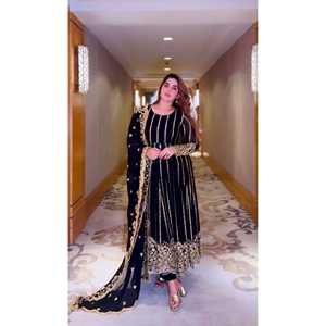 ชุดแฟนซีตัด naira กับการเย็บปักถักร้อยลำดับการทำงานด้านล่างและ dupatta-XL ขนาด - Product Image 3