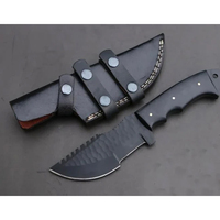 Couteau de traqueur Dustline Commodities DCK008 en acier Damas avec revêtement noir, manche en Micarta et étui en cuir - Facile à transporter