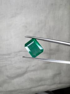 Émeraude naturelle de Zambie de 5,24 carats, taille octogonale (émeraude), vert intense, pierre précieuse fine de luxe, pierre lâche pour la création de bijoux haut de gamme - Product Image 1
