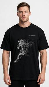 ONETEN APPAREL Camiseta negra de manga corta para hombre con cuello redondo y estampado de caballo - Product Image 6