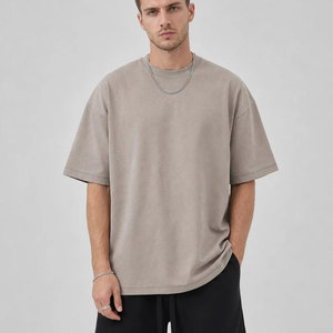 Camiseta de manga corta con hombros caídos y estampado de letras para hombre Trendzo Clothing, al por mayor, estilo urbano, algodón peinado, personalizada, de alto gramaje. - Product Image 4
