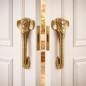Poignée de porte décorative en métal en forme d'éléphant, longue poignée de porte en métal au design éléphant, quincaillerie de style antique pour portes d'entrée en bois - Product Image 2
