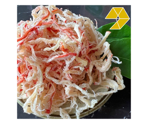 Calamars râpés cuits à la vapeur avec du lait de coco, collation authentique aux fruits de mer et à la noix de coco, calamars tendres en morceaux, collation saine au calamars du Vietnam, pas cher - Product Image 1