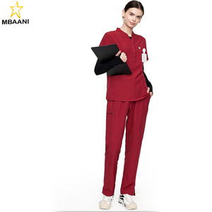 ชุดสครับสำหรับผู้หญิง — เสื้อสูทผ้ายืดและกางเกงทรงตรงพร้อมกระเป๋าหลายช่อง, เอวยางยืดสำหรับโยคะ, 9 กระเป๋า - Product Image 1