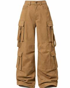 Pantalones cargo modernos para mujer, ideales para looks casuales y actividades diarias. - Product Image 4