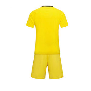 Ensemble complet d'uniformes de football professionnels personnalisables, maillot rouge (numéro 10), chaussettes et chaussures noires pour homme, 100% coton - Product Image 2