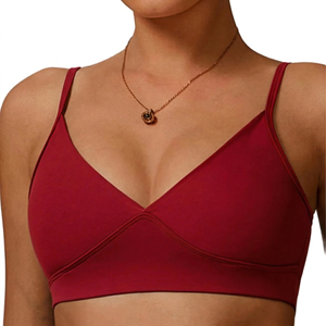 Soutien-gorge de sport sans couture pour femme, sans armatures, couleur unie, col en V, bretelles non réglables, en Spandex et Nylon, fabriqué aux États-Unis - Product Image 6