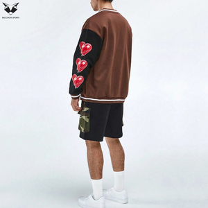 Chaqueta Varsity Vintage Marrón para Hombre, Chaqueta Bomber con Mangas Negras y Bordado de Letras, Chaqueta de Béisbol Casual de Dos Tonos - Product Image 2