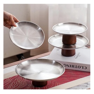 Base Redonda Moderna de Metal Plateado para Pastel con Base de Madera, Bandeja para Servir Postres, Vajilla Móvil para Fiestas y Bodas - Product Image 4