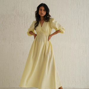 Vestido largo amarillo de verano para mujer, de tela de algodón, con cuello en V, manga abullonada, holgado, informal, estilo bohemio - Product Image 1