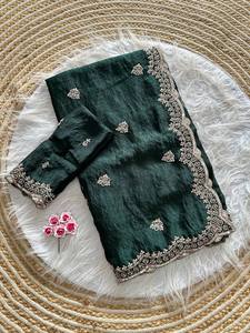 Grand Sari en Soie Moderne pour Fêtes d'Hiver, Broderie de Perles Dorées et Sequins, Blouse Cousue à la Main, Prêt-à-Porter, Sari Indien pour Femme - Product Image 1
