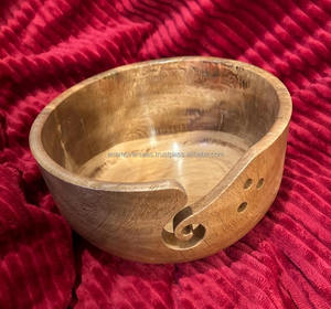 Cuenco de Madera Hecho a Mano para Tejer, Crochet y Manualidades - Product Image 1