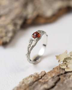 Anillo de Granate Nature Engagement Iya Garnet, Plata de Ley 925, Chapado en Oro Rosa de 14k, Certificado IGI, Alta Calidad, Piedra de Nacimiento de Enero - Product Image 5