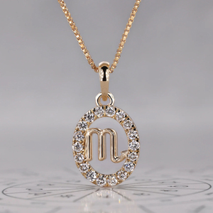 Collar con Colgante de Escorpio Chapado en Oro de 18K para Mujer, con Cristal de Estrás, Cadena Ovalada, Lujoso para Uso Diario - Product Image 2
