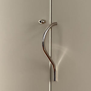 Tirador Moderno Plateado para Muebles, Herraje para Cajones, Tirador para Puertas de Armarios de Cocina - Product Image 1