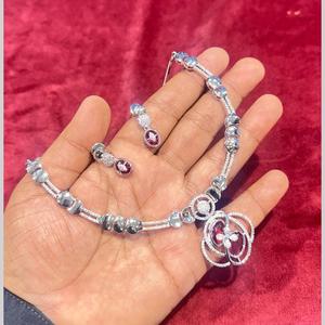 Ensemble de collier en diamants américains plaqué argent, élégant et luxueux, pour mariage et soirées, idéal pour les occasions spéciales. - Product Image 1