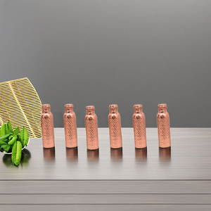 Bouteille d'eau en cuivre pur de haute qualité, couleur naturelle marron, marque KC ENTERPRISES, durée de conservation de 24 mois, prix compétitifs - Product Image 3