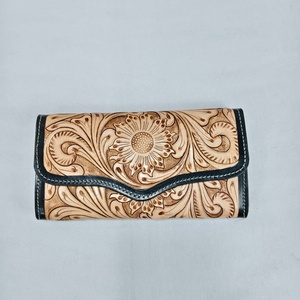 Cartera de Mano de Cuero Genuino para Mujer, con Diseño Floral, Cierre a Presión Antirrobo, Tamaño Personalizado y Diseño Multifuncional - Product Image 1