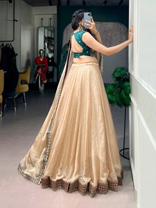 Precioso vestido de novia pakistaní bordado a mano, Lehenga Choli, vestido formal suave para boda, para mujer. - Product Image 2