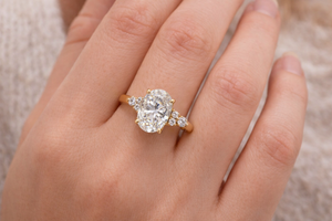 แหวนเงินแท้ 925 ประดับมอสซาไนต์คุณภาพ AAA ดีไซน์น่ารัก หรูหรา เหมาะสำหรับงานหมั้น งานแต่งงาน หรือเป็นของขวัญ แหวนเจ้าสาวประดับอัญมณีทำมือ - Product Image 2