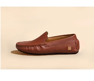 Mocasines de cuero genuino de lujo diseñados con artesanía premium, zapatos cómodos sin cordones, perfectos para un estilo casual de negocios. - Product Image 1