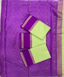 Sari de Seda Verde Claro con Borde Morado, Traje Tradicional Indio para Bodas, Estilo Banarasi, Sari Drapeado para Mujer - Product Image 3