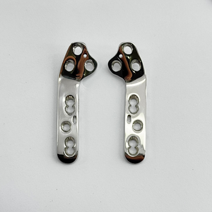 Placas de Bloqueo TPLO de Alta Calidad de 3.5mm, Tamaño Pequeño, Juego de 2 Piezas, Precontorneadas, Estilo Voi 316L para Cirugía Veterinaria en Gatos y Perros - Product Image 1