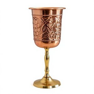 Verre à vin en cuivre avec motif de vigne en relief, gobelet à vin décoratif en cuivre, vaisselle en métal, style vintage, coupe à vin en relief - Product Image 3