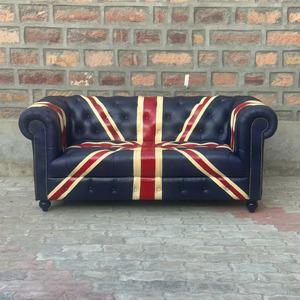 Sofá de Cuero de Lujo con Diseño de la Bandera del Reino Unido, Tapizado con Botones Profundos, Brazos Enrollados y Estilo Vintage para Sala de Estar - Product Image 2